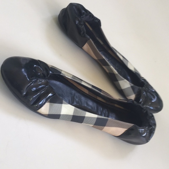 Burberry Flats - Picture 5 of 11